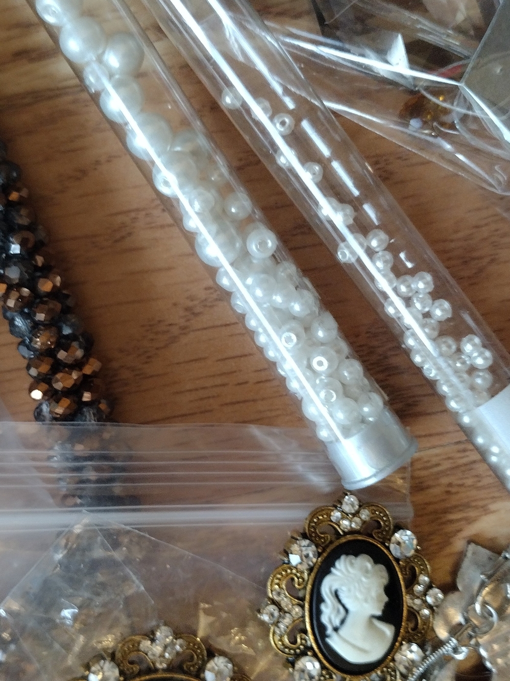 Mixed Lot DIY Craft Projects Beads Flowers Metal Accents - Picture 8 of 14